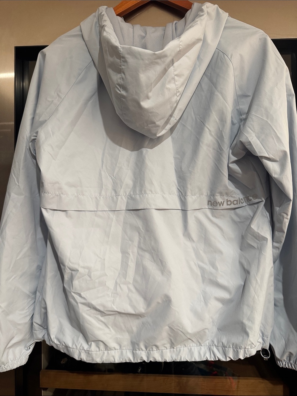 New Balance Women’s Hooded Windbreaker Jacket Light Blue Size M Lightweight Full - Picture 6 of 8